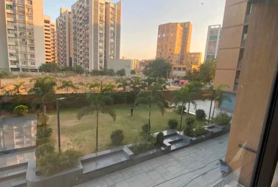 3 beds and 3 baths for sale in Ahmedabad