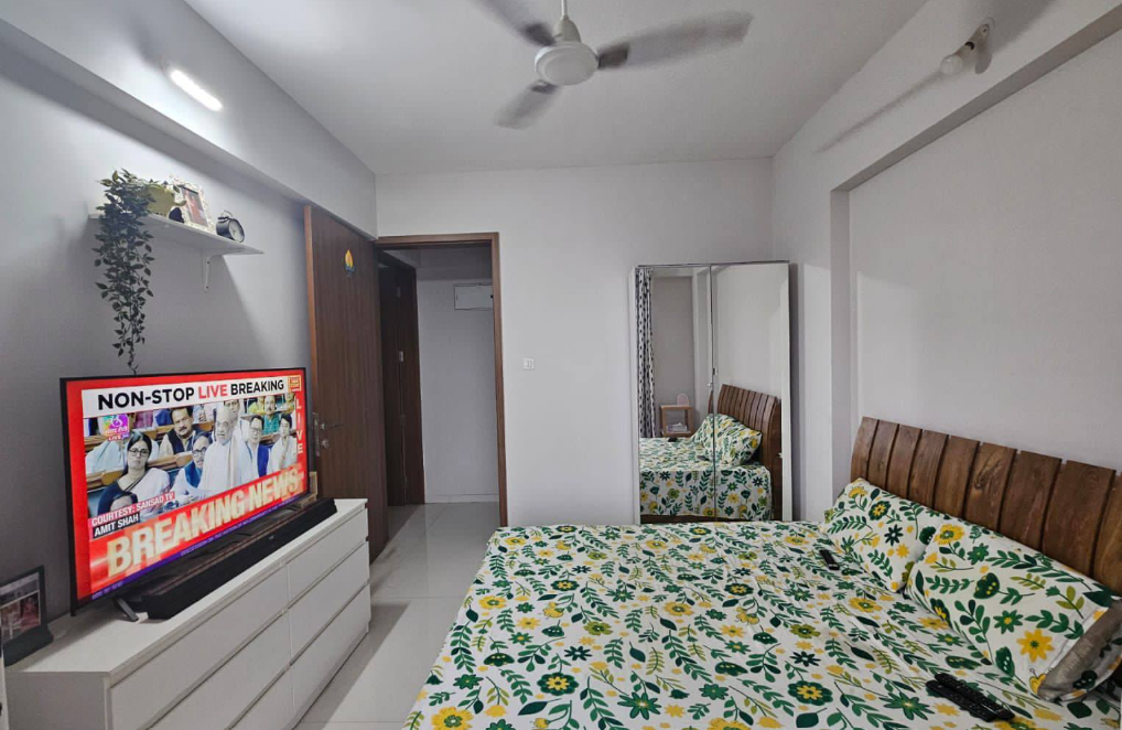 2 Beds and 2 Baths Flat for Rent in Pune