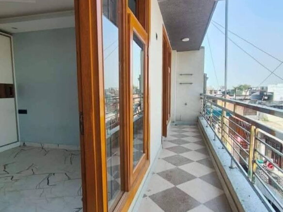3 beds and 3 baths for rent in Delhi