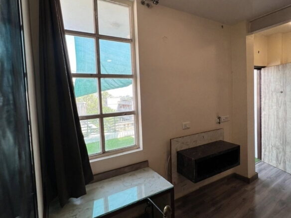 1 bed and 1 bath for rent in New Delhi