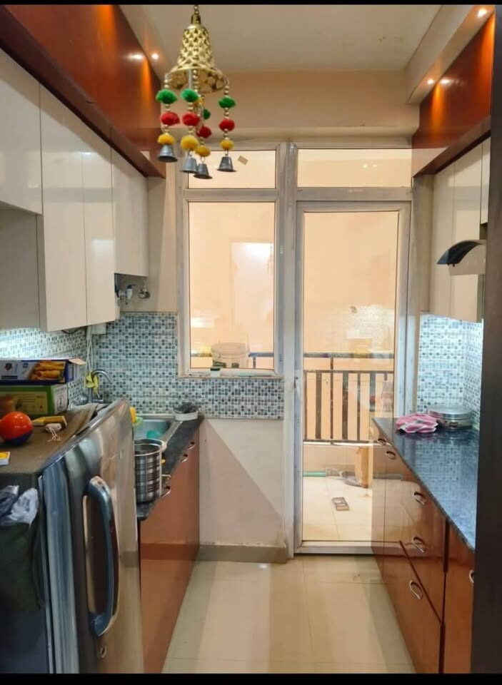 2 beds and 2baths for sale in Noida