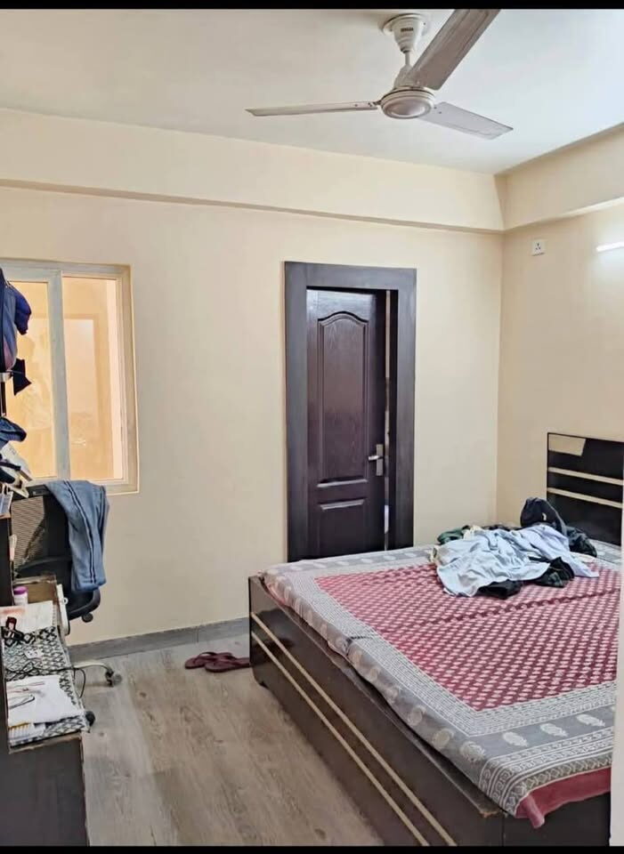 2 beds and 2baths for sale in Noida