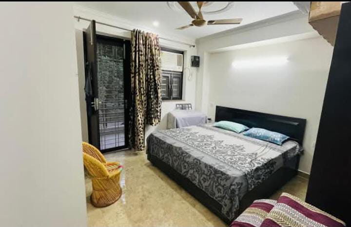 2 Beds And 2 Baths For Rent In Gurgaon.