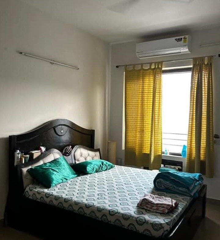 3 Beds And 3 Baths For Rent In Gurgaon.