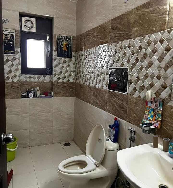 3 Beds And 3 Baths For Rent In Gurgaon.