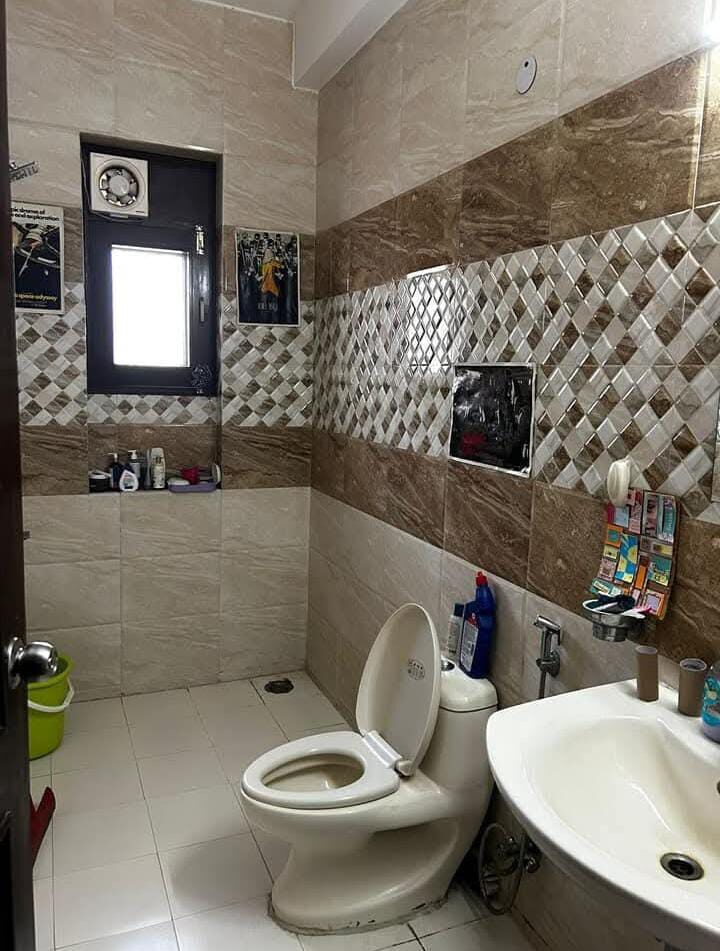 3 Beds And 3 Baths For Rent In Gurgaon.