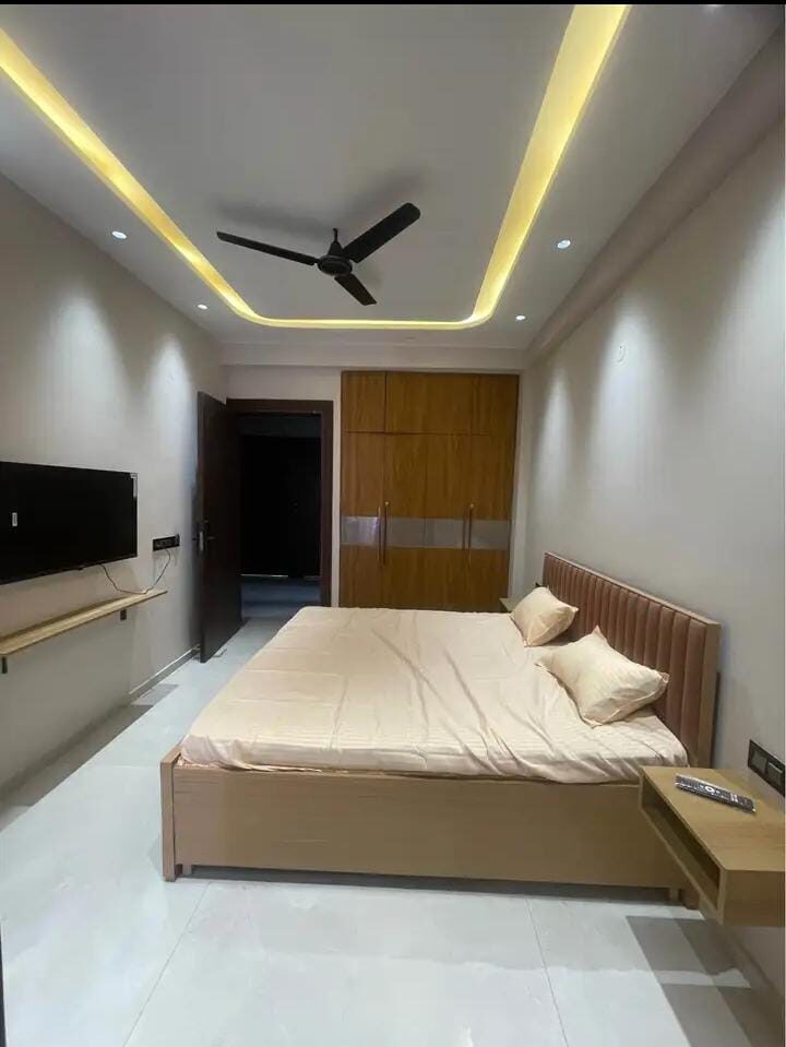 1 Room And kitchen For Rent In Gurgaon.
