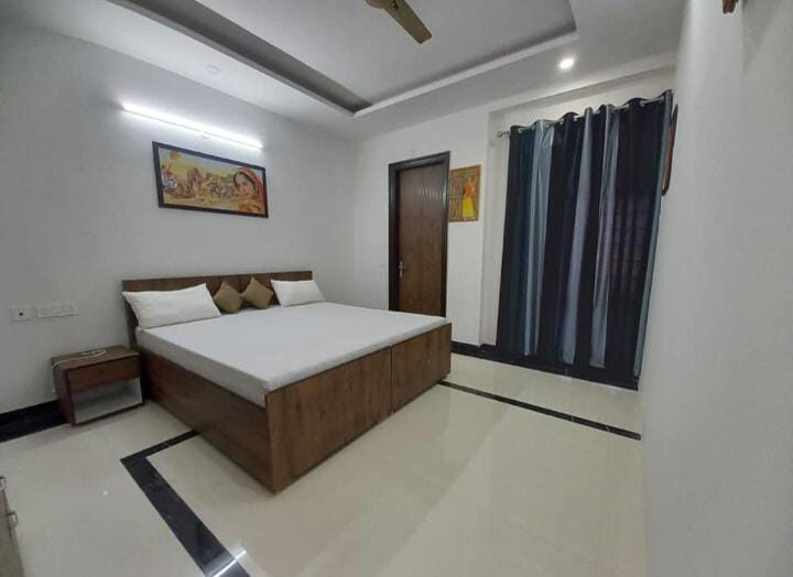 1 Bed And 1 Bath For Rent In Gurgaon.