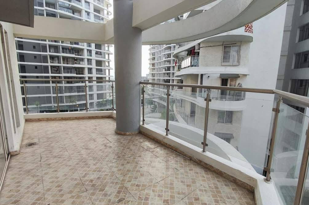 3 Beds and 3 Baths Flat for Sale in Pune