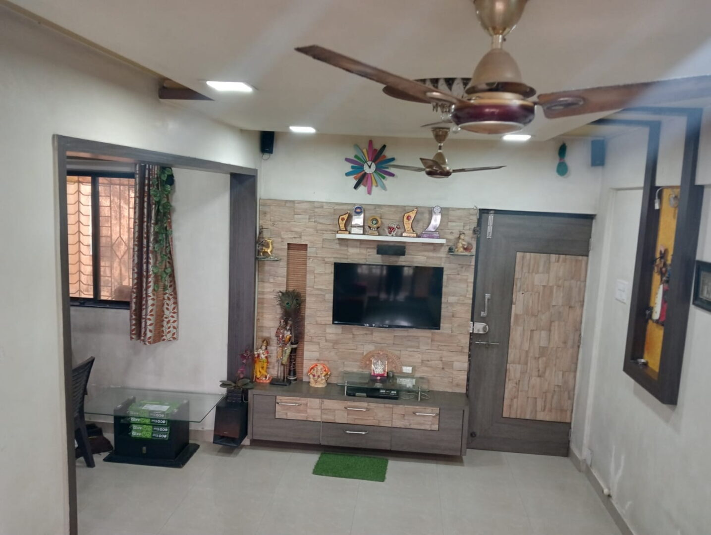 2 Beds and 2 Baths for Sale in Dombivli.