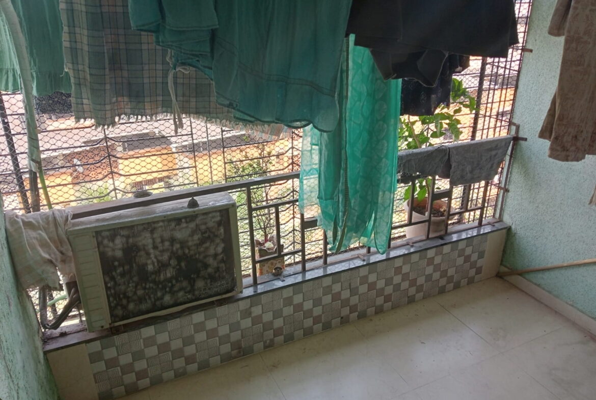 2 Beds and 2 Baths for Sale in Dombivli.