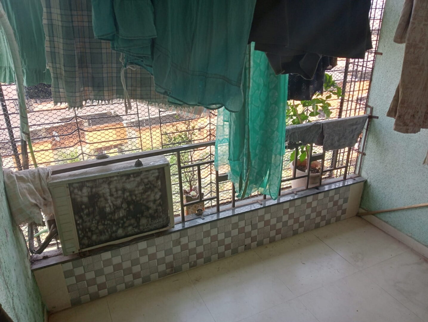 2 Beds and 2 Baths for Sale in Dombivli.