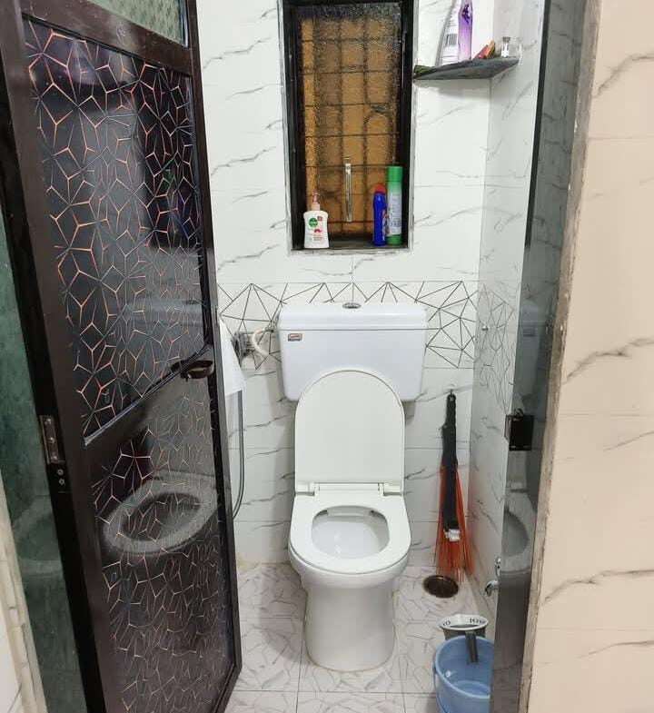 1 Bed and 1 Bath For Sale in Mumbai.