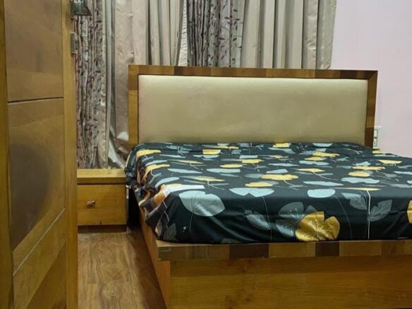 3 Beds and 3 Baths For Rent in Ahmedabad.