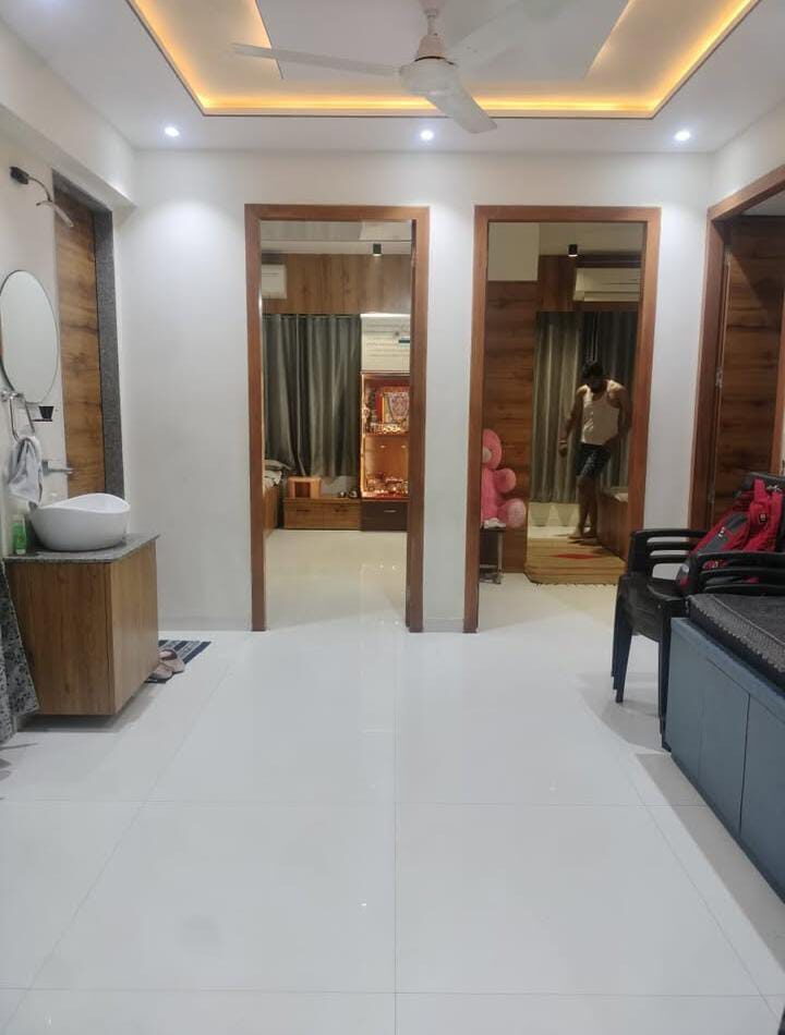 3 Beds and 3 Baths For Rent in Ahmedabad.
