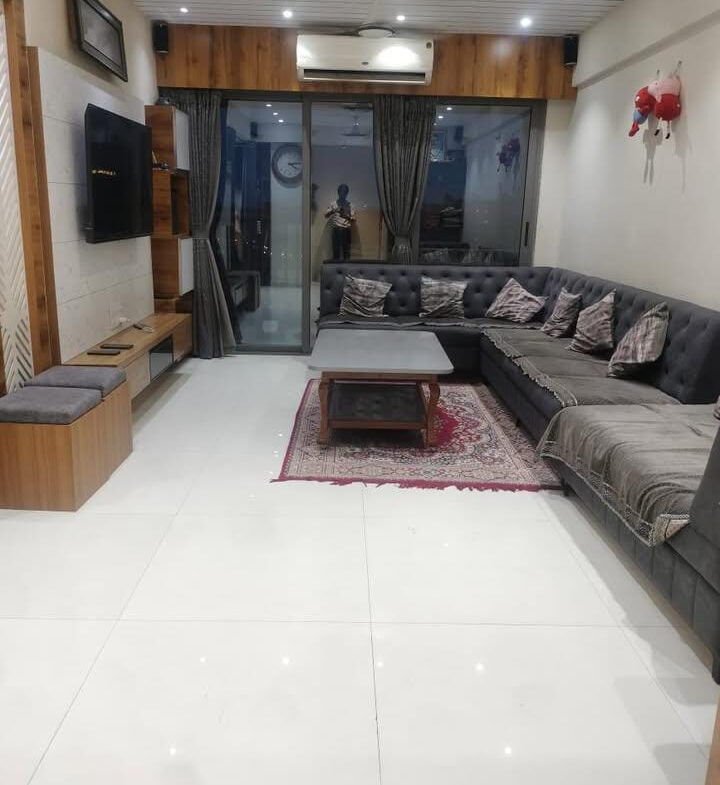 3 Beds and 3 Baths For Rent in Ahmedabad.