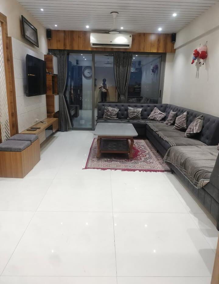3 Beds and 3 Baths For Rent in Ahmedabad.