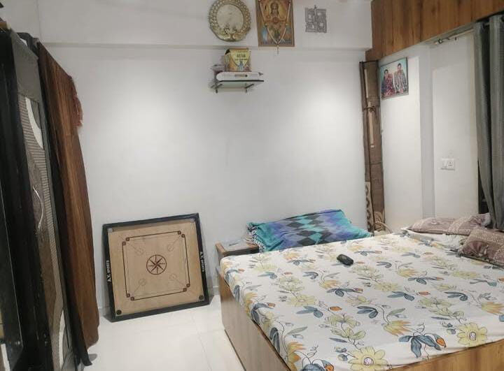 3 Beds and 3 Baths For Rent in Ahmedabad.