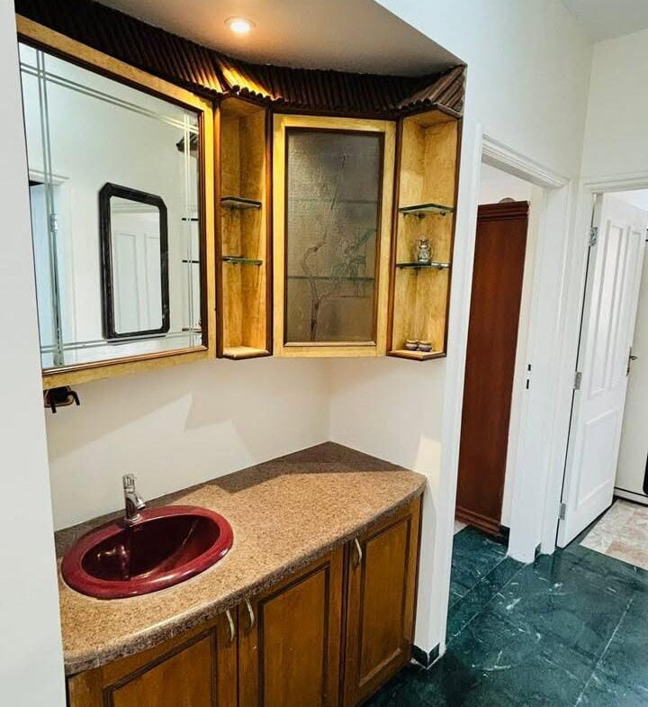 3 Beds and 3 Baths For Rent in Mumbai.