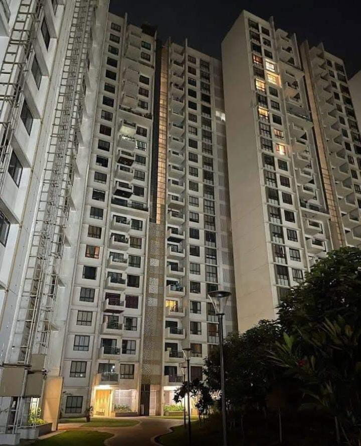 2 Beds and 2 Baths For Rent in Mumbai.