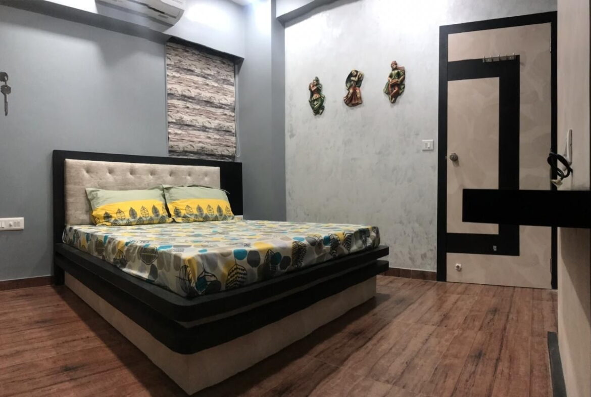 3 Beds and 3 Baths For Sale in Gandhinagar.
