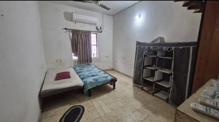 3 Beds and 3 Baths For Rent in Ahmedabad.