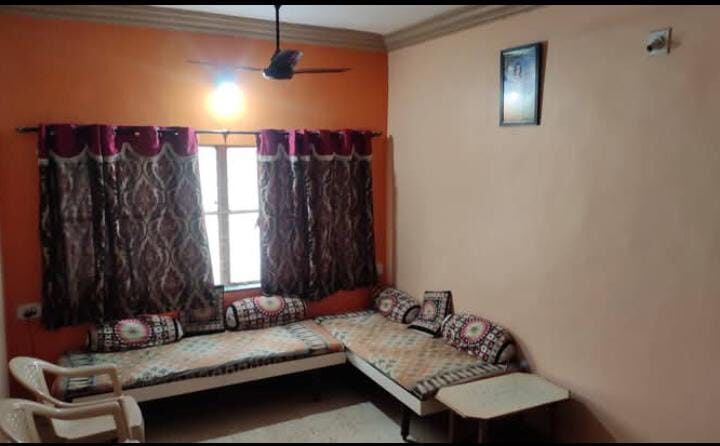 3 Beds and 3 Baths For Rent in Ahmedabad.