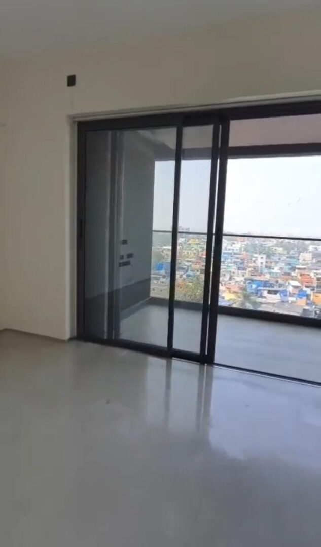 4 Beds and 4 Baths For Sale in Mumbai.