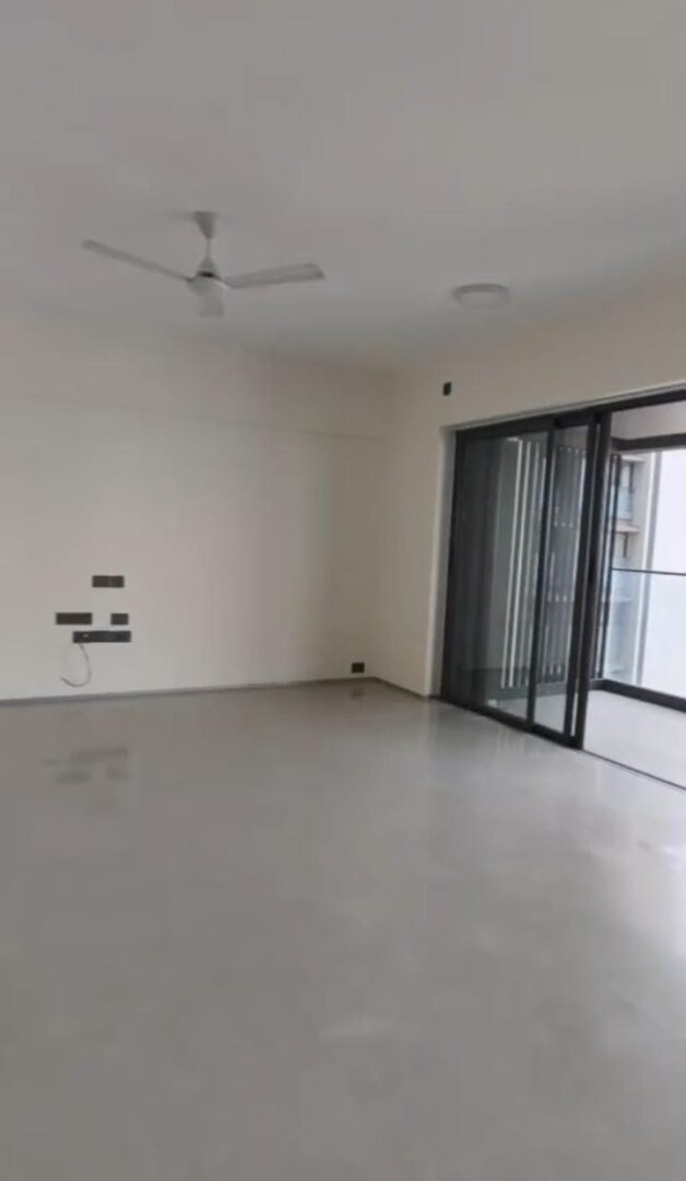 4 Beds and 4 Baths For Sale in Mumbai.