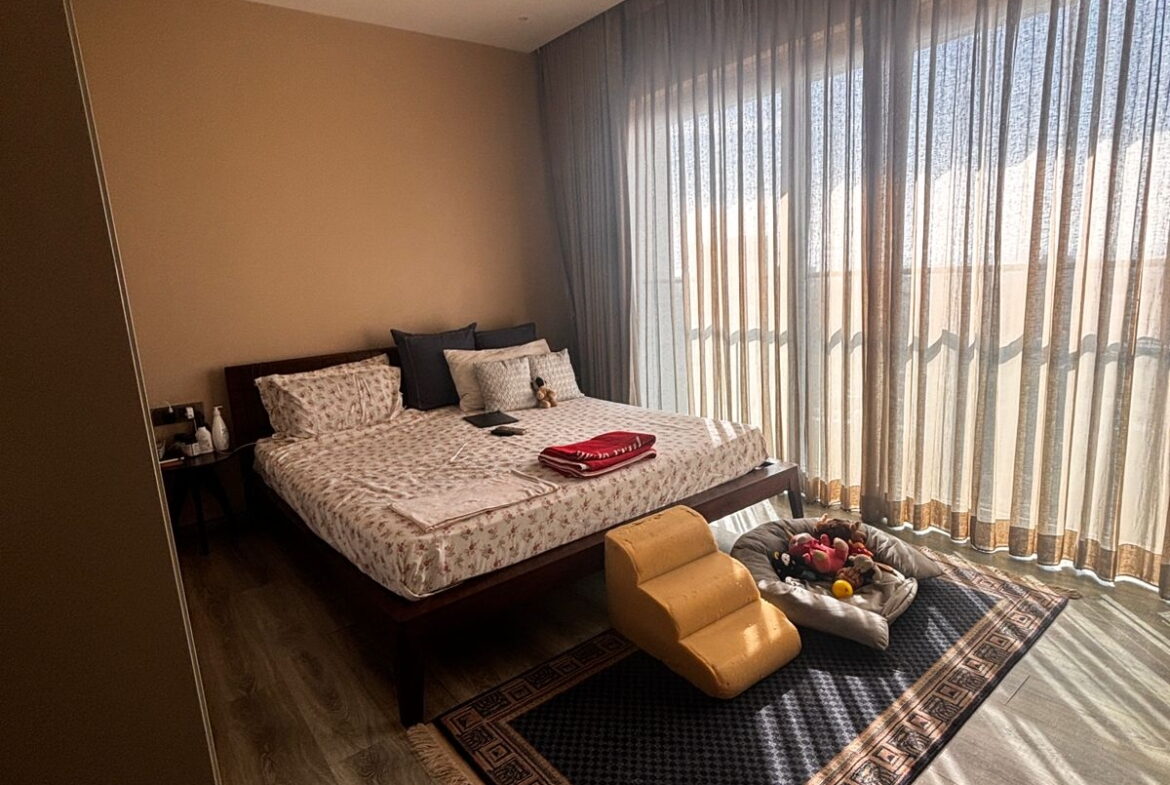 3 Beds and 3 Baths available For Rent in Mumbai.
