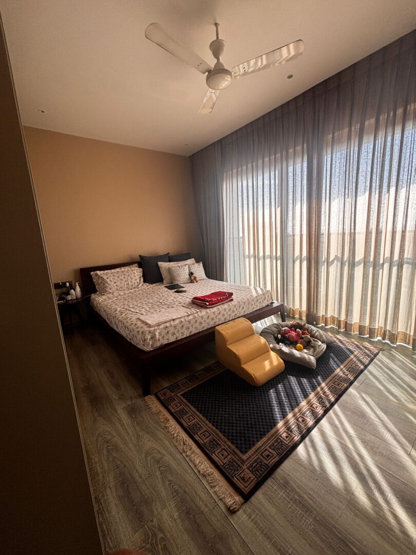 3 Beds and 3 Baths available For Rent in Mumbai.