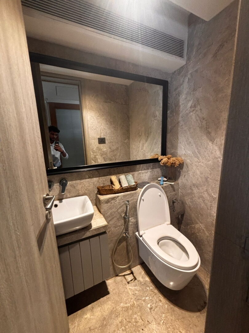 3 Beds and 3 Baths available For Rent in Mumbai.