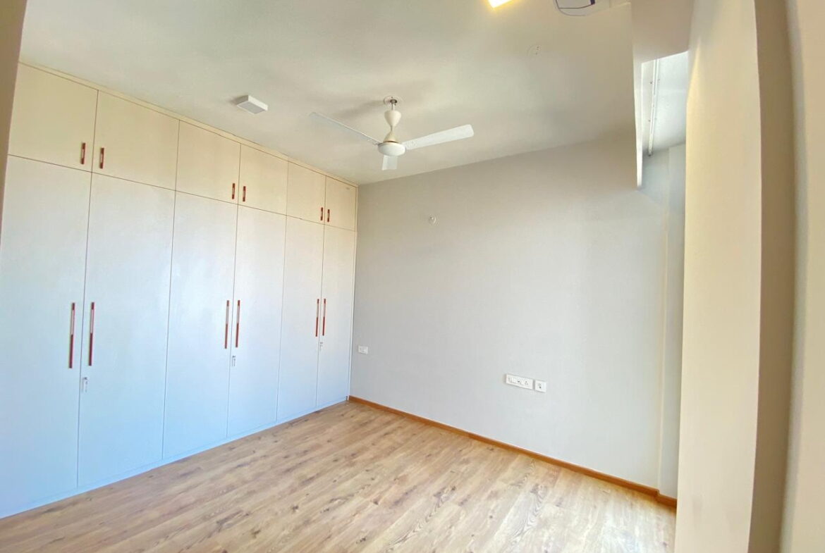 3 Beds and 3 Baths For Rent in Mumbai.