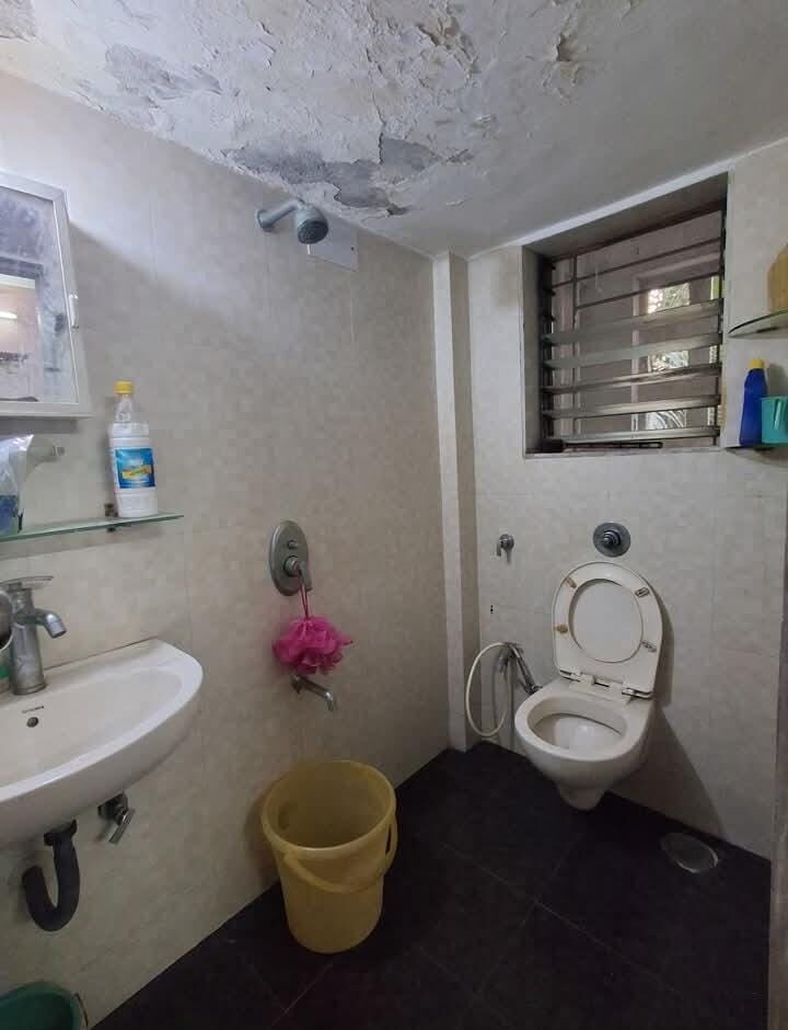 1 Room kitchen for Sale in Mumbai.