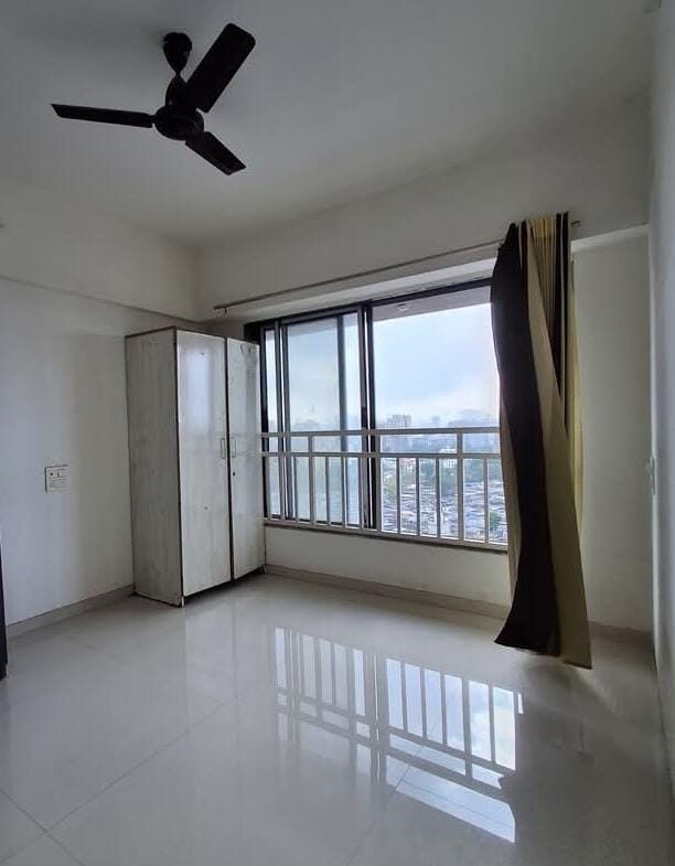 1 Bed and 1 Bath For Rent in Mumbai.