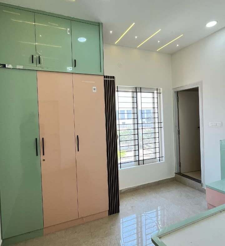 3 Beds and 3 Baths For Sale in Banglore.