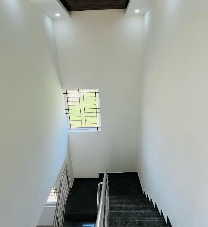 3 Beds and 3 Baths For Sale in Banglore.