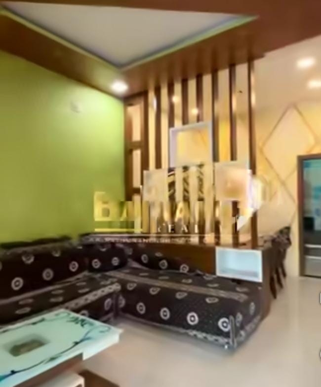 4 Beds and 4 Baths For Sale in Ahmedabad.