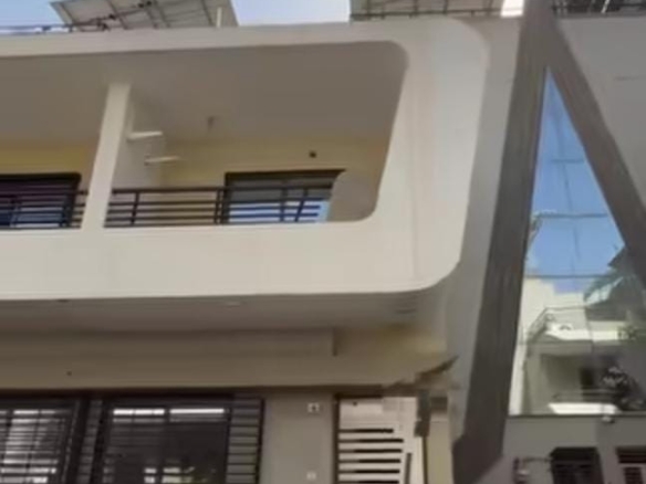 4 Beds and 4 Baths For Sale in Ahmedabad.