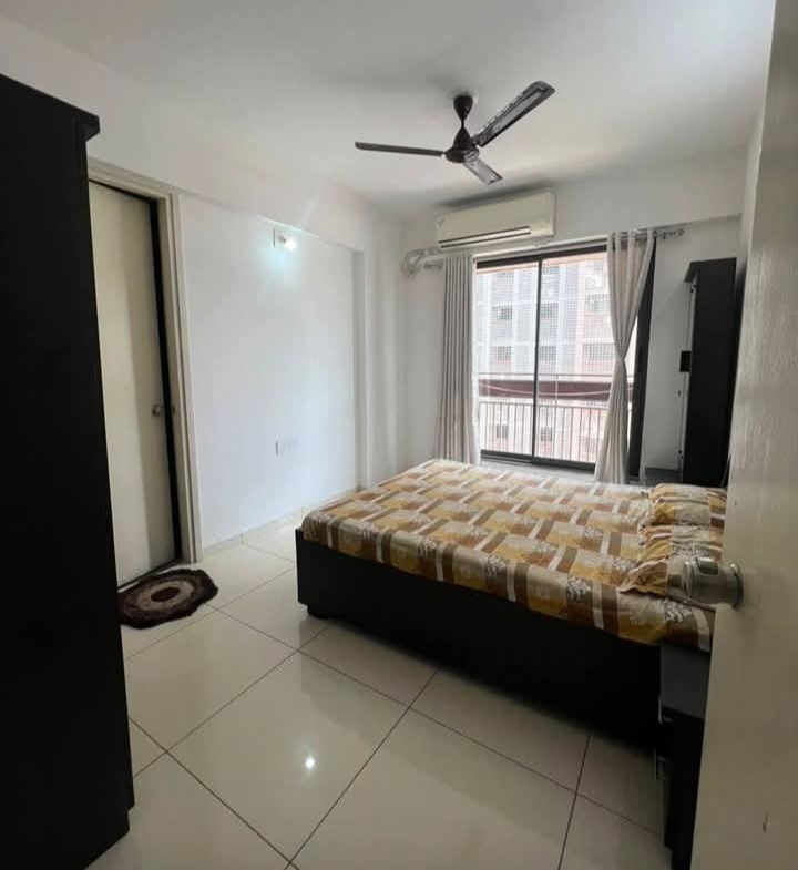 3 Beds and 3 Baths For Rent in Ahmedabad.