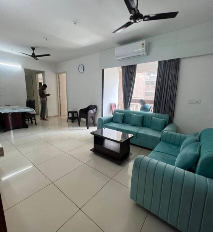 3 Beds and 3 Baths For Rent in Ahmedabad.
