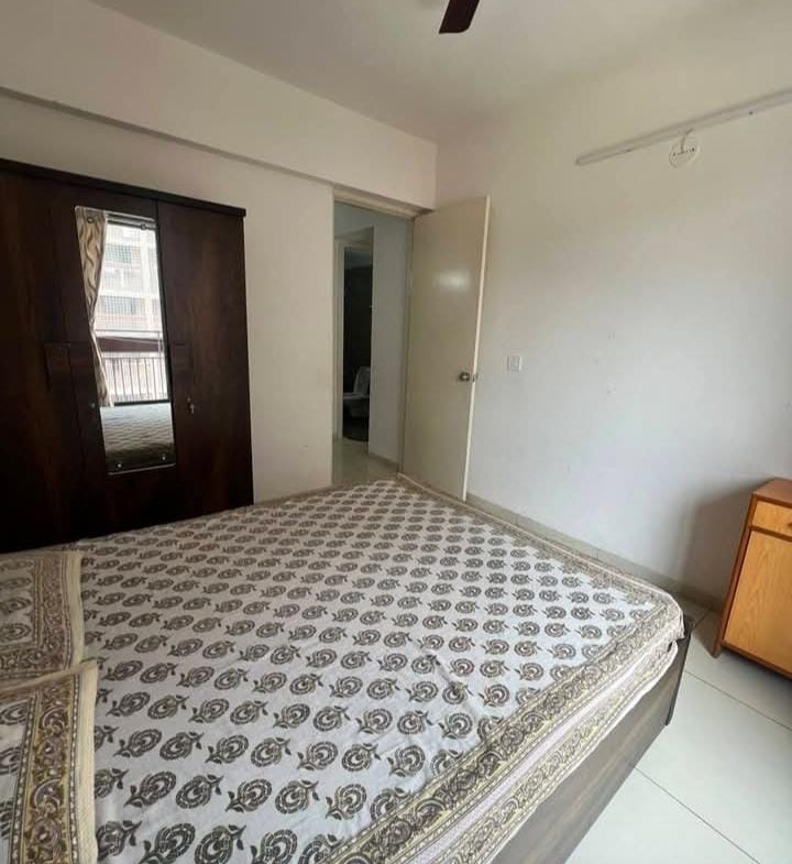 3 Beds and 3 Baths For Rent in Ahmedabad.