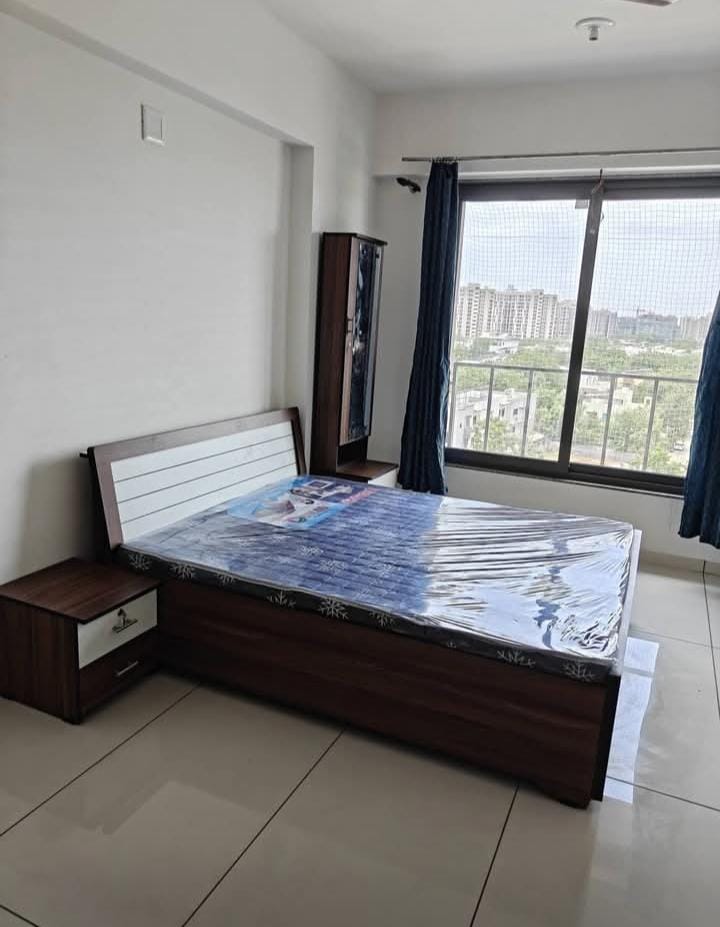 3 Beds and 3 Baths For Rent in Ahmedabad.