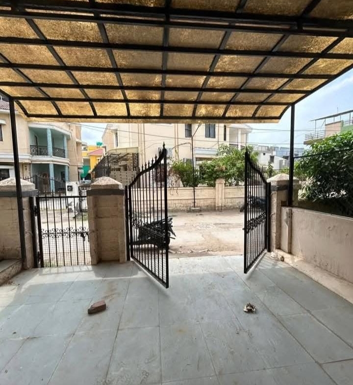 4 Beds 4 Baths For Rent in Ahmedabad.