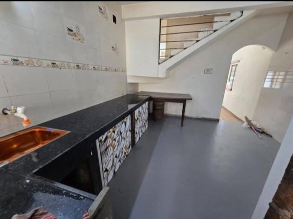 3 Beds and 3 Baths For Rent in Ahmedabad.
