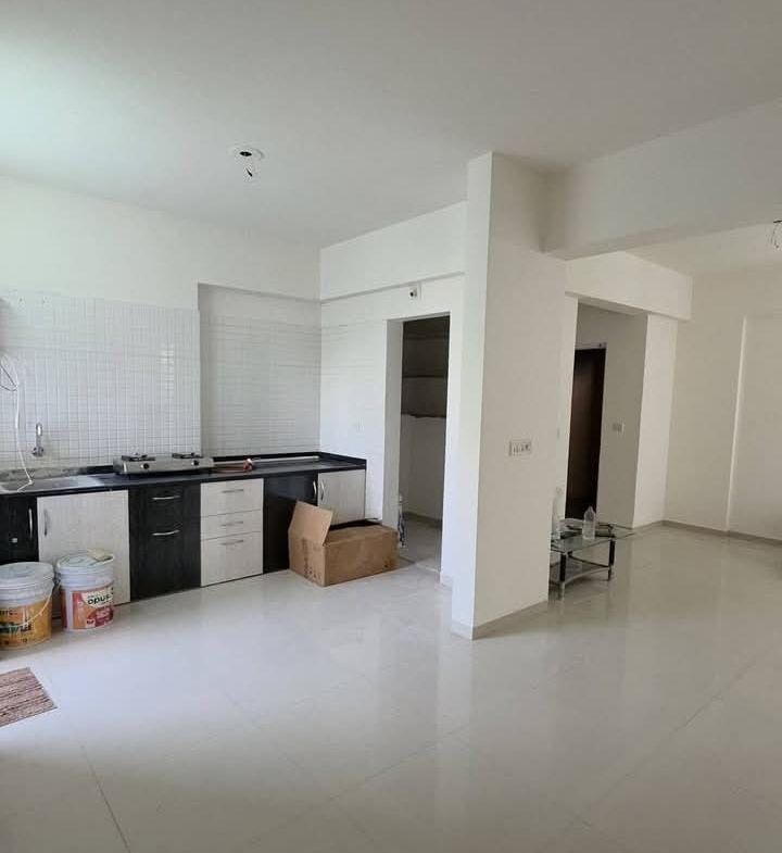 3 Beds and 3 Baths For Rent in Ahmedabad.
