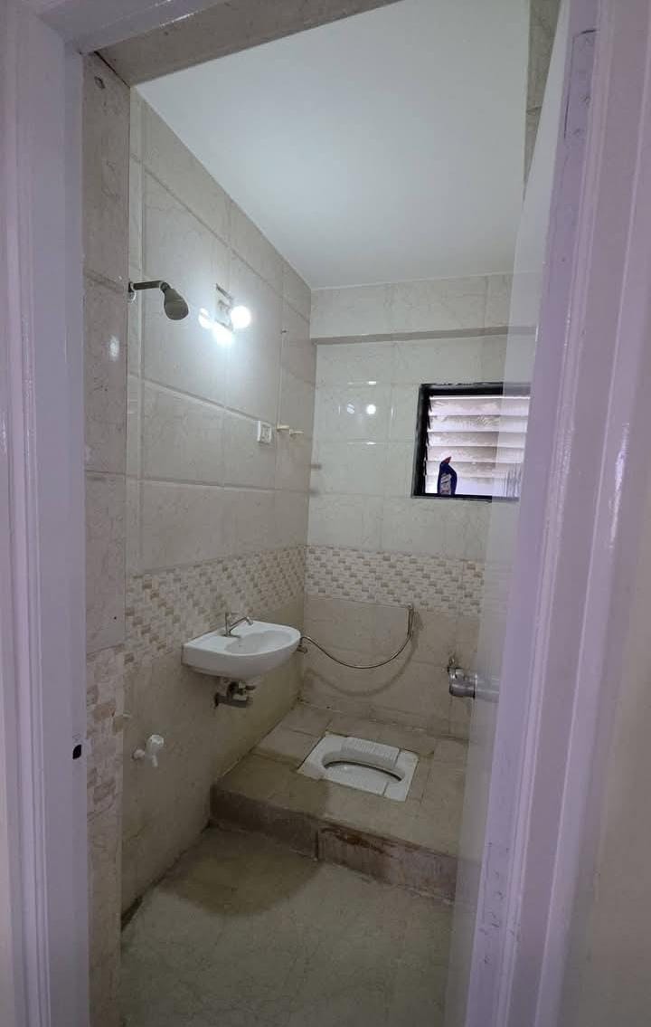 3 Beds and 3 Baths For Rent in Ahmedabad.