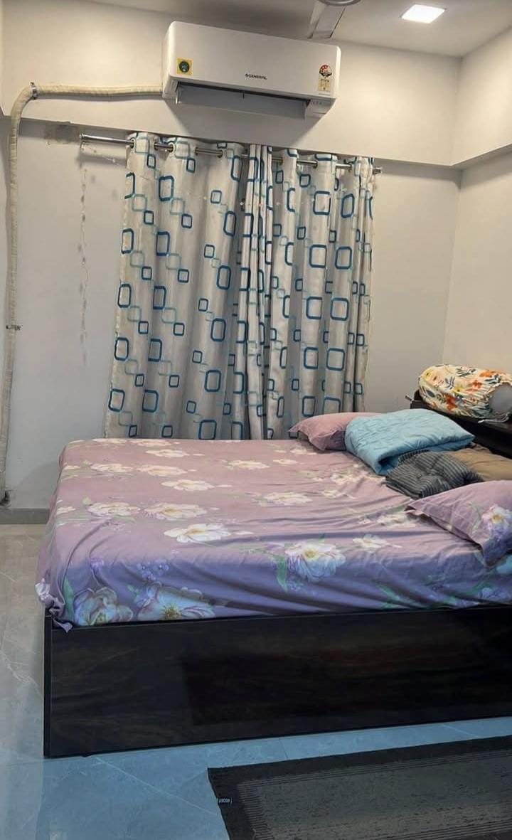 1 Room and kitchen For Rent in Mumbai.