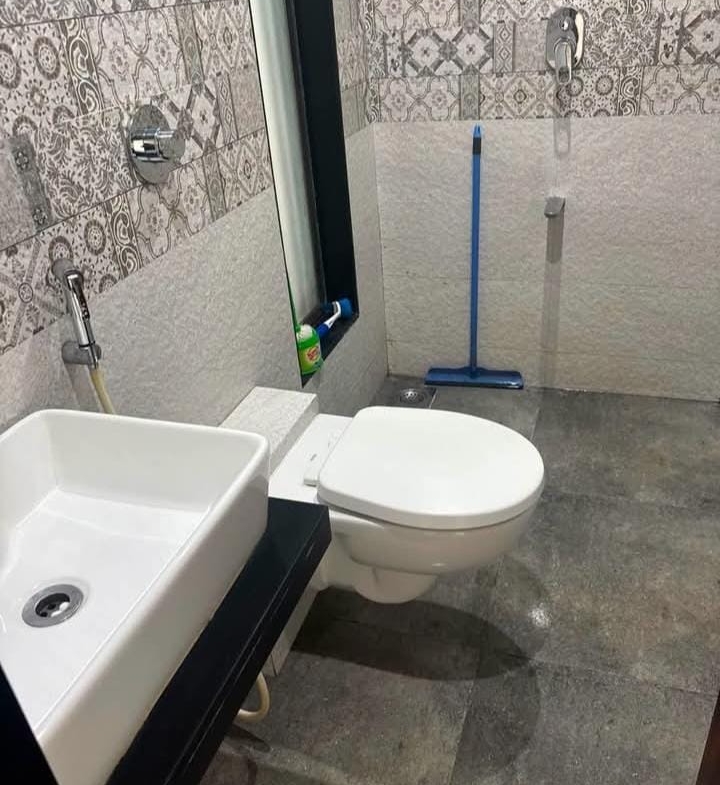 1 Bed and 1 Bath for Rent in Mumbai.
