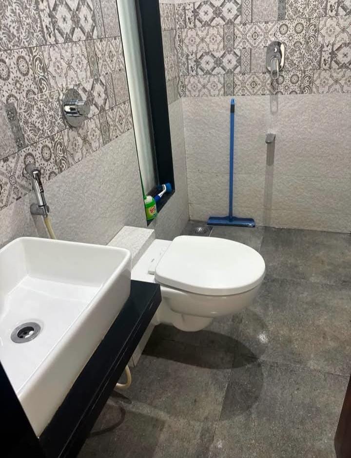 1 Bed and 1 Bath for Rent in Mumbai.